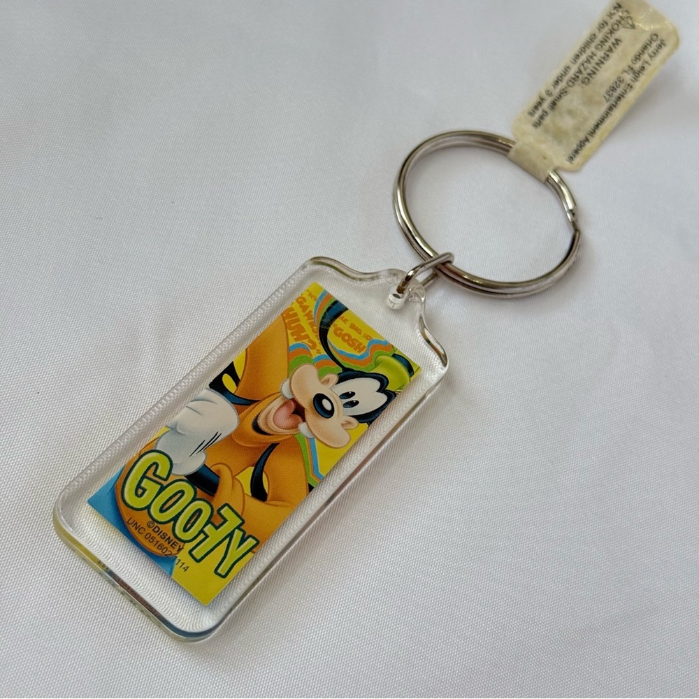 Disney Goofy Florida Vintage Acrylic Keychain 2.75" X 1 1/8"
